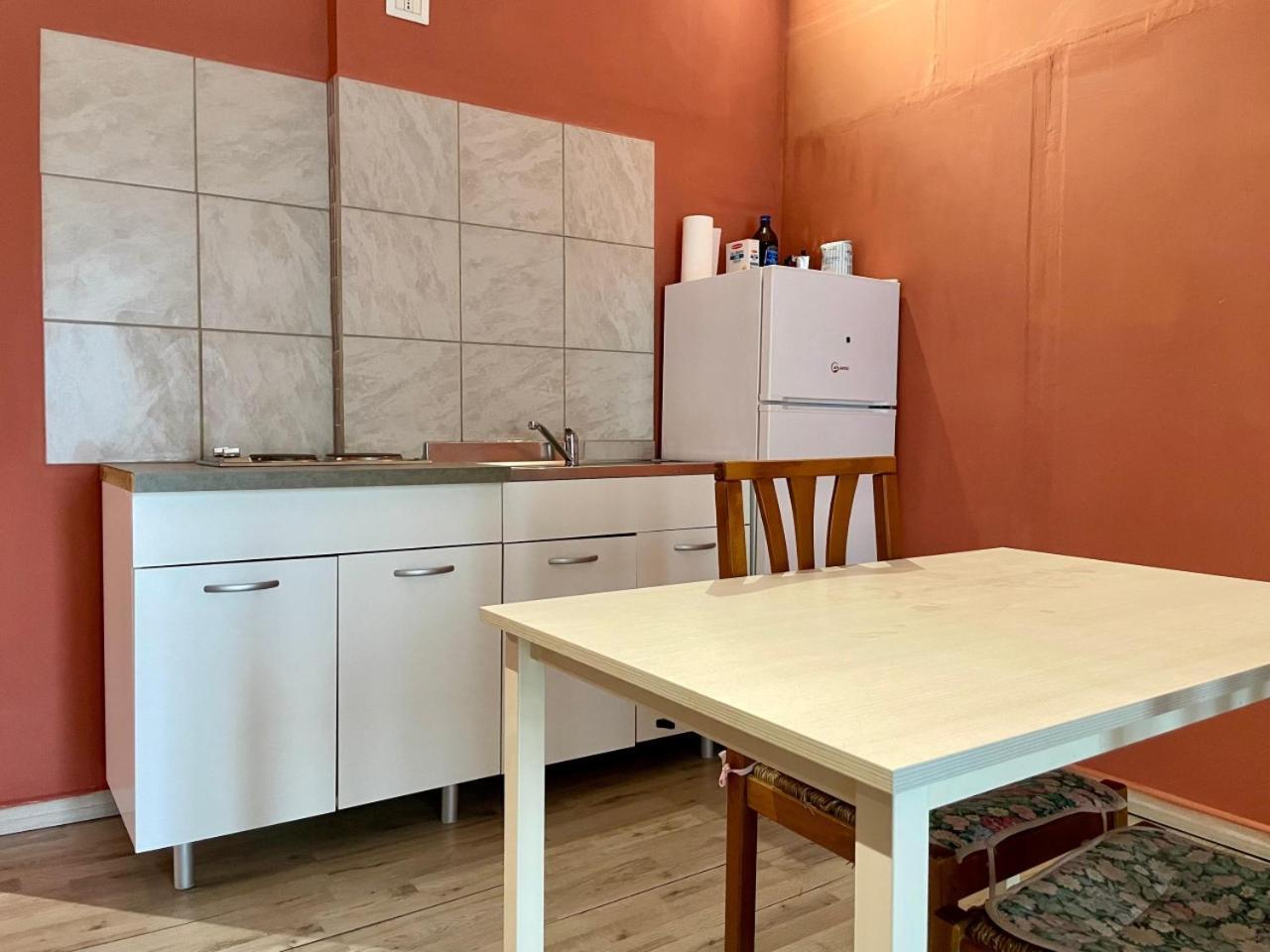 The Orange Housing In Como Buitenkant foto