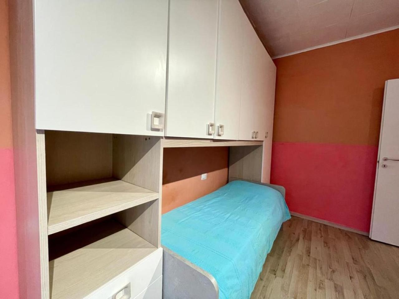 The Orange Housing In Como Buitenkant foto